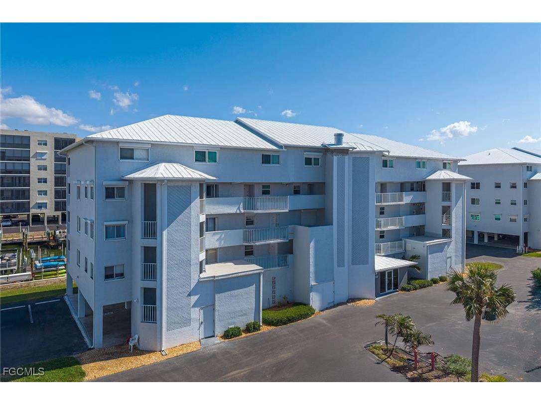 4531 Bay Beach Lane #333 Fort Myers Beach FL 33931 2025016336 image1