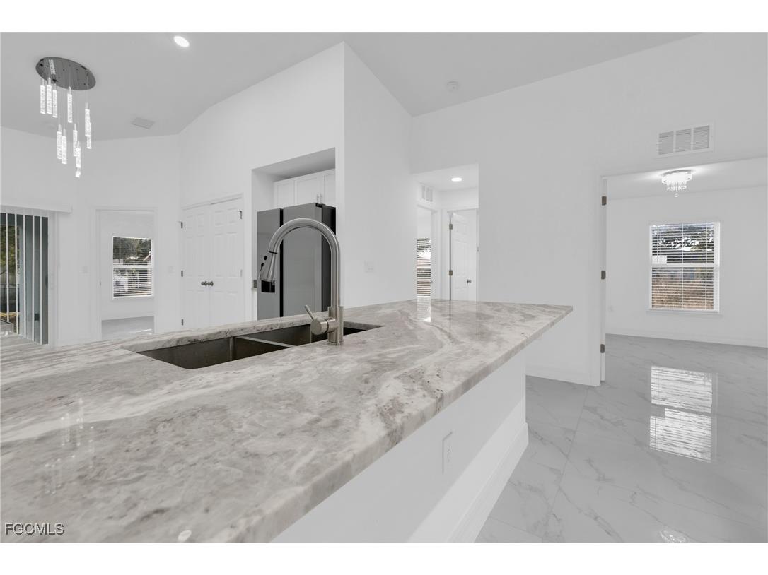 4533/4535 27th Street SW Lehigh Acres FL 33973 2026000934 image3