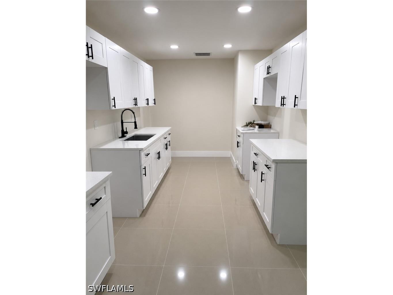 4533 Gulfstream Drive Naples FL 34112 226023223 image1