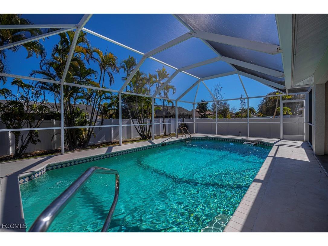 4535 SW 14th Place Cape Coral FL 33914 2026006079 image1