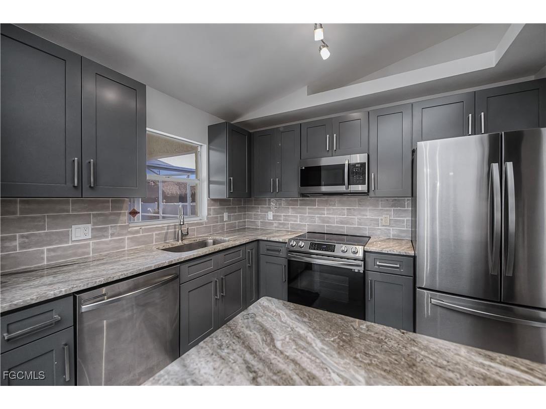 4535 SW 14th Place Cape Coral FL 33914 2026006079 image3