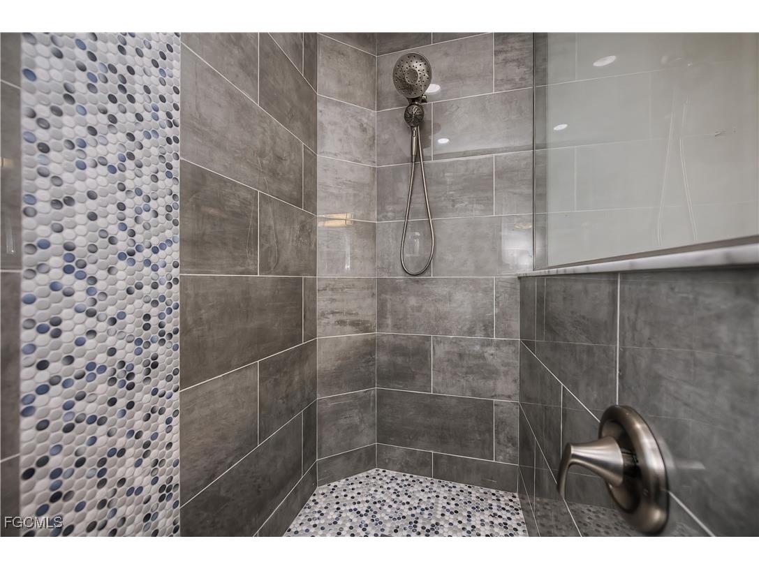 4535 SW 14th Place Cape Coral FL 33914 2026006079 image6