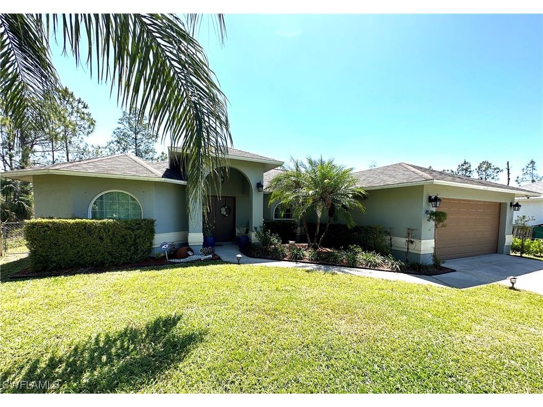 4538 18th Street NE Naples FL 34120 223033103 image1