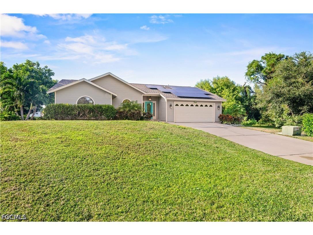 4539 Pine Village Court Saint James City FL 33956 2026018936 image1