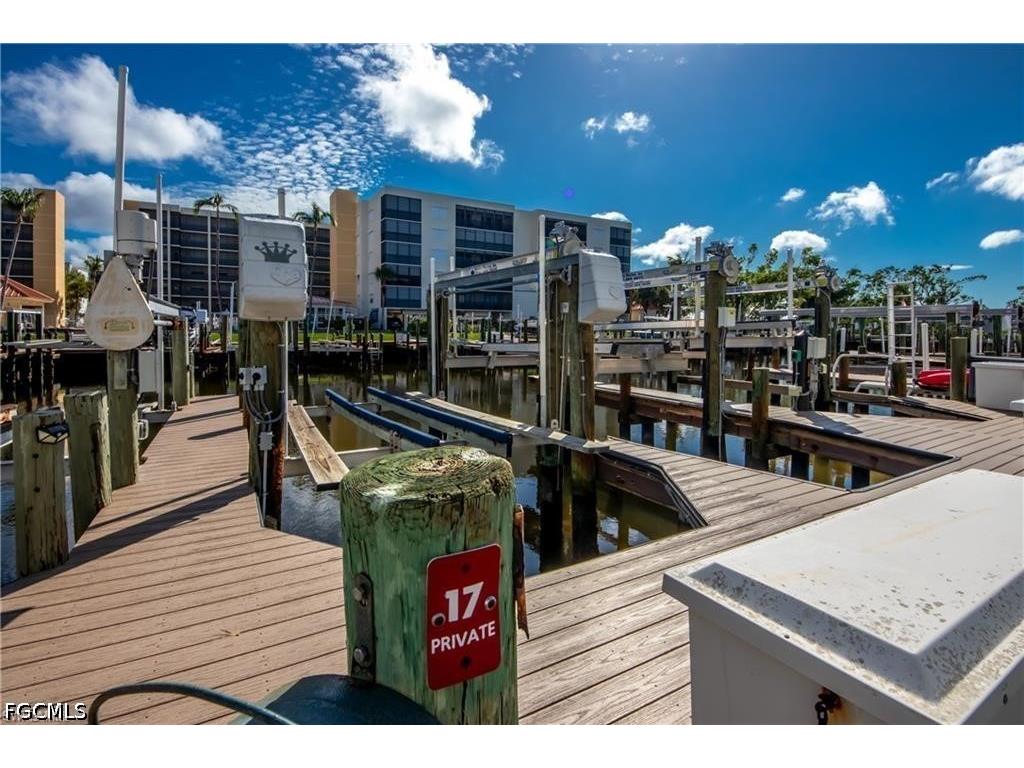 4541 Bay Beach Lane #341 Fort Myers Beach FL 33931 2026020177 image1