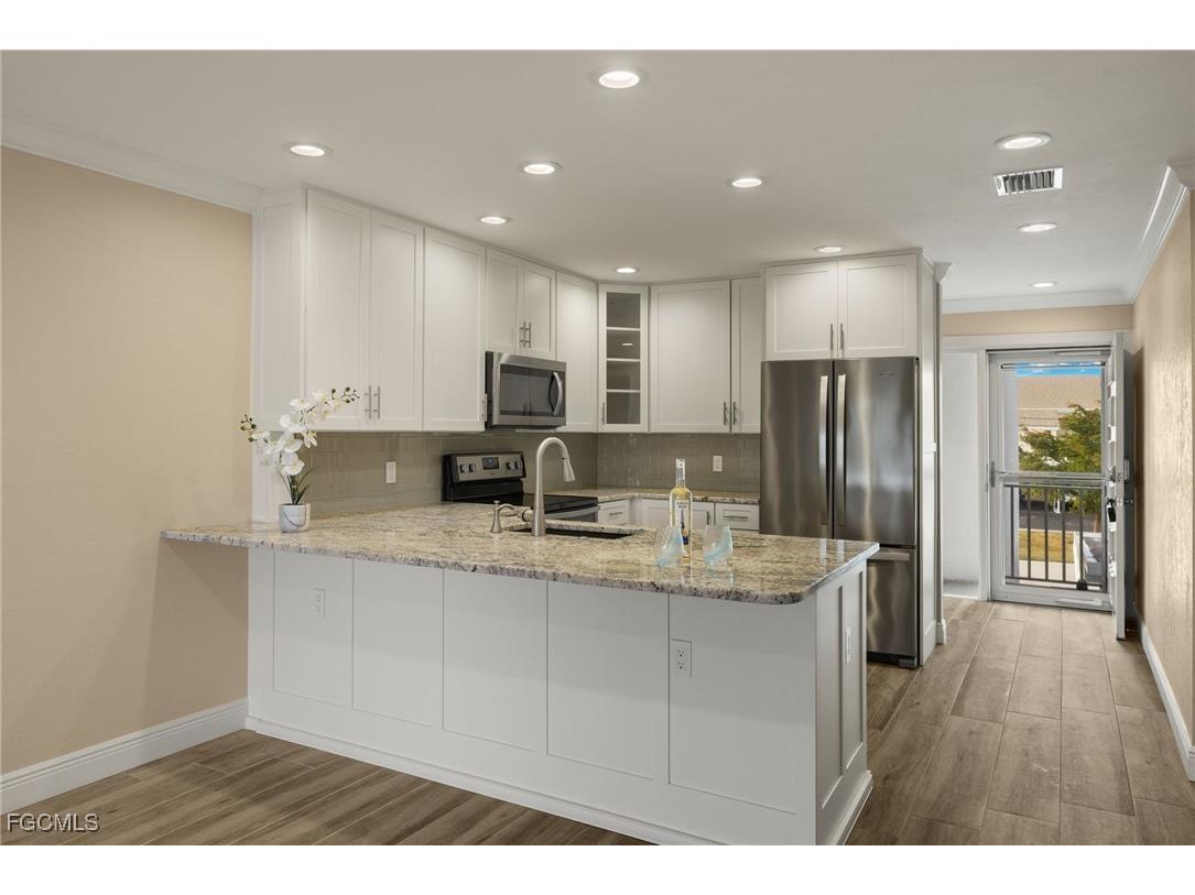 4541 SE 5th Place #207 Cape Coral FL 33904 2025004809 image4