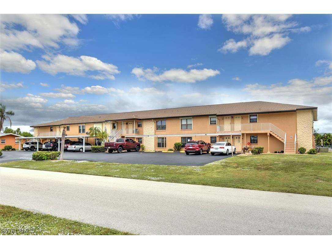 4543 SE 6th Place #2F Cape Coral FL 33904 223084752 image1