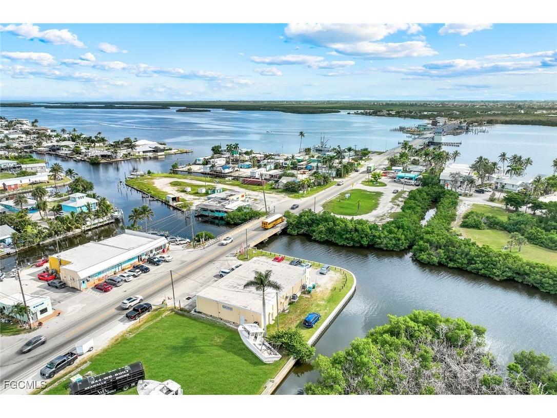 4547 Pine Island Road NW Matlacha FL 33993 2025005063 image11