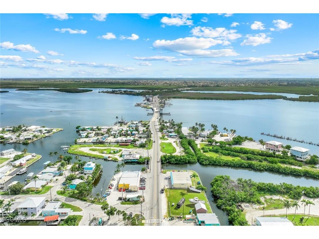 4547 Pine Island Road NW Matlacha FL 33993 2025005063 image18