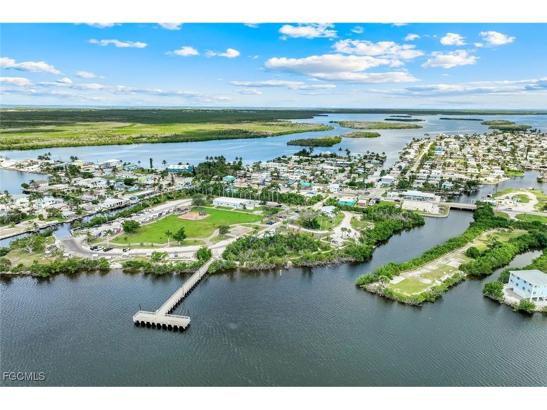 4547 Pine Island Road NW Matlacha FL 33993 2025005063 image2