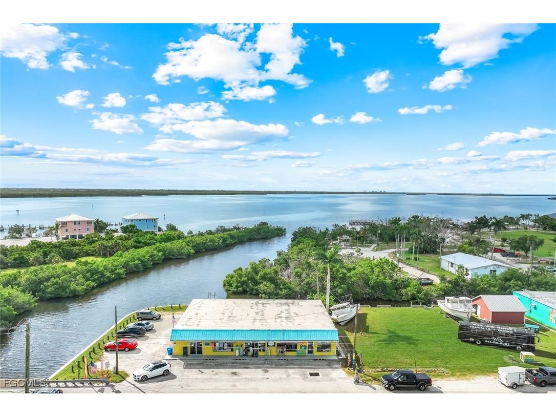 4547 Pine Island Road NW Matlacha FL 33993 2025005063 image9