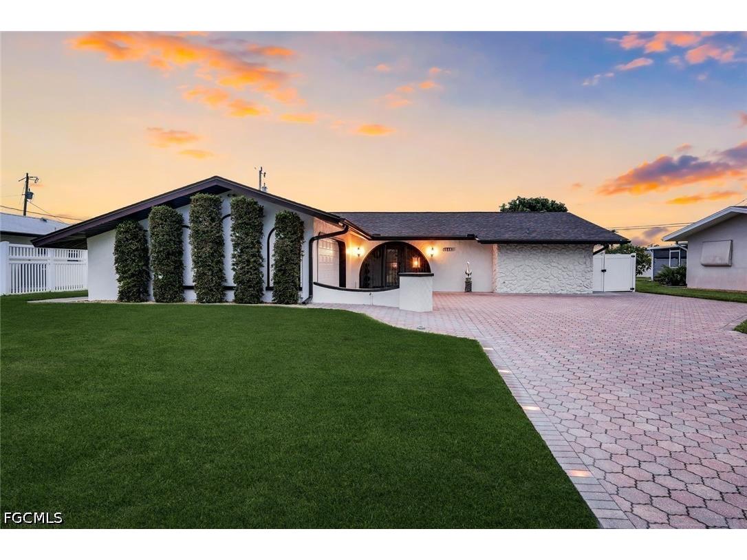 4548 SE 11th Place Cape Coral FL 33904 2026023533 image1