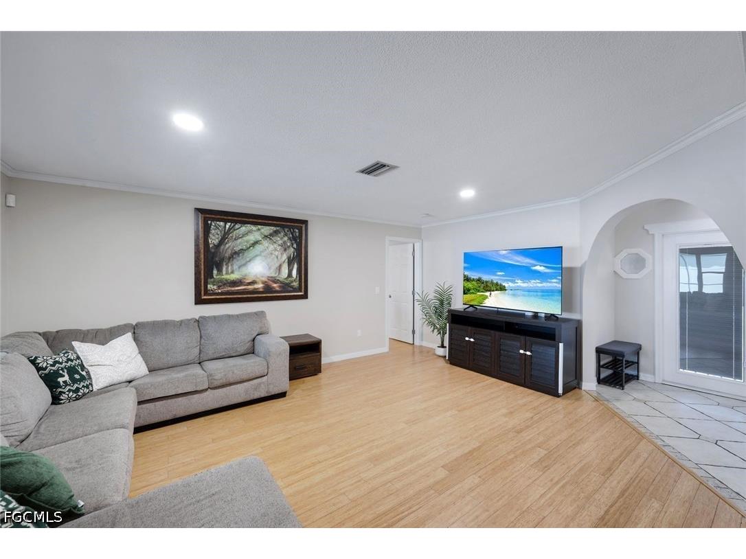 4548 SE 11th Place Cape Coral FL 33904 2026023533 image4