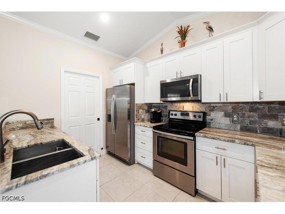 4548 SW 16th Place Cape Coral FL 33914 2026015111 image2