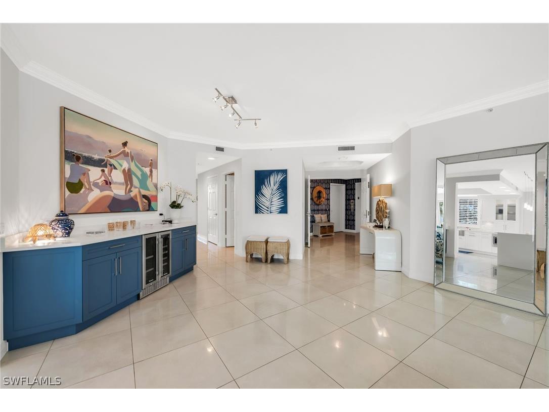 455 Cove Tower Drive #304 Naples FL 34110 226010218 image4