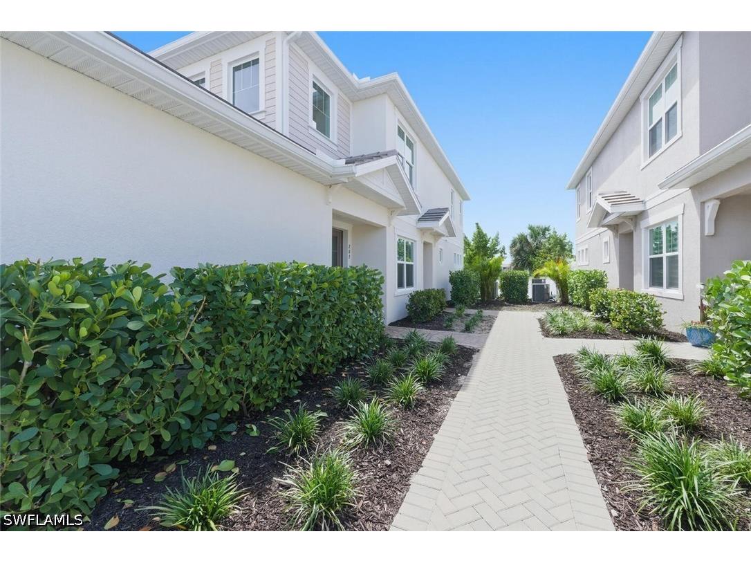 4551 Arboretum Circle #203 Naples FL 34112 226022990 image7