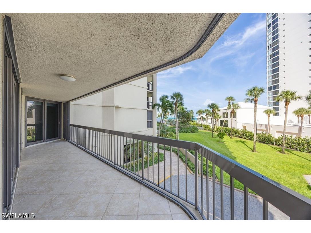 4551 Gulf Shore Boulevard N #200 Naples FL 34103 226026716 image1