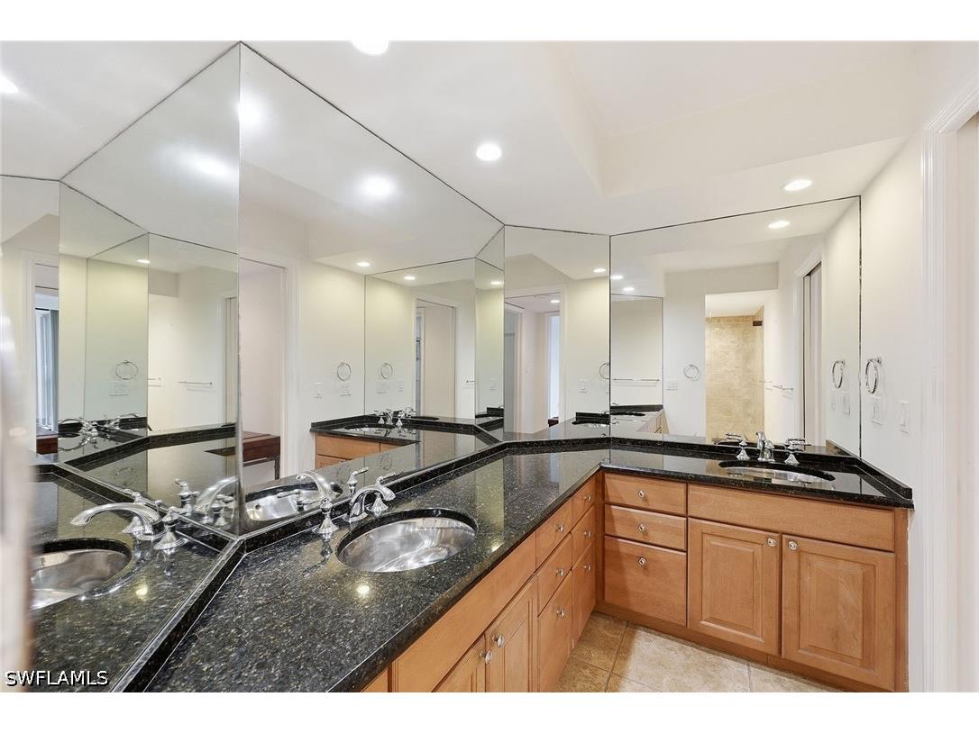 4551 Gulf Shore Boulevard N #200 Naples FL 34103 226026716 image25