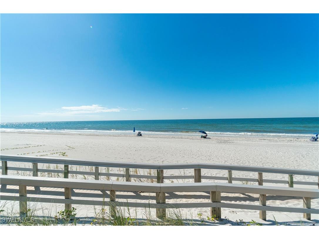 4551 Gulf Shore Boulevard N #205 Naples FL 34103 225076519 image30