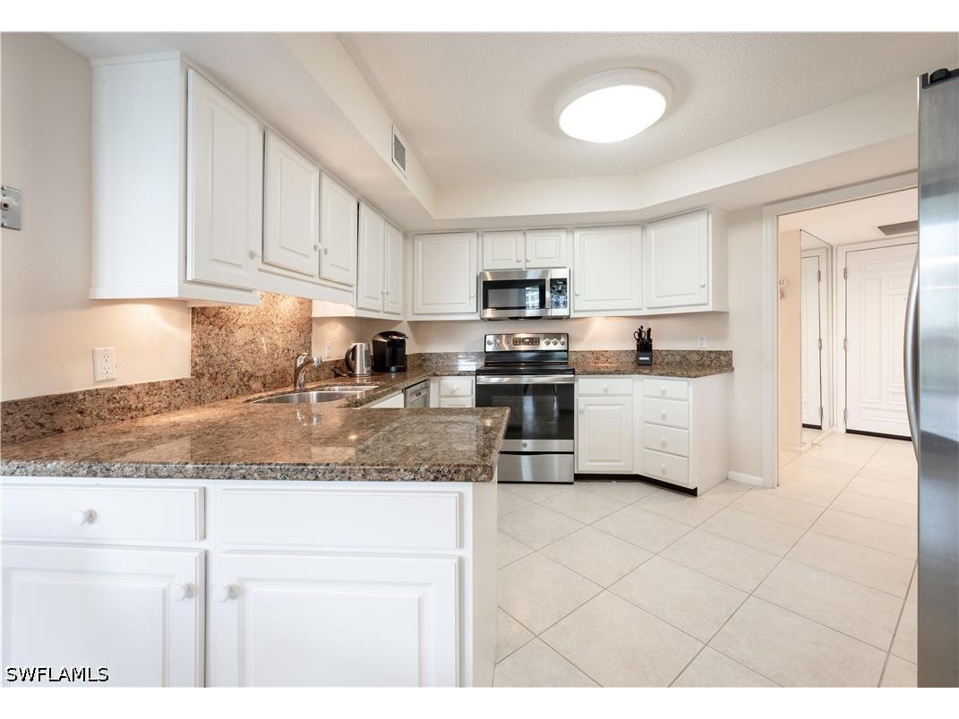 4551 Gulf Shore Boulevard N #306 Naples FL 34103 226022492 image19