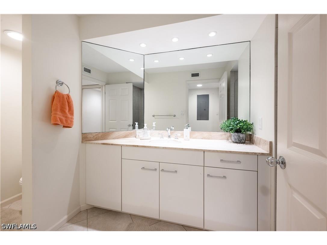 4551 Gulf Shore Boulevard N #306 Naples FL 34103 226022492 image27