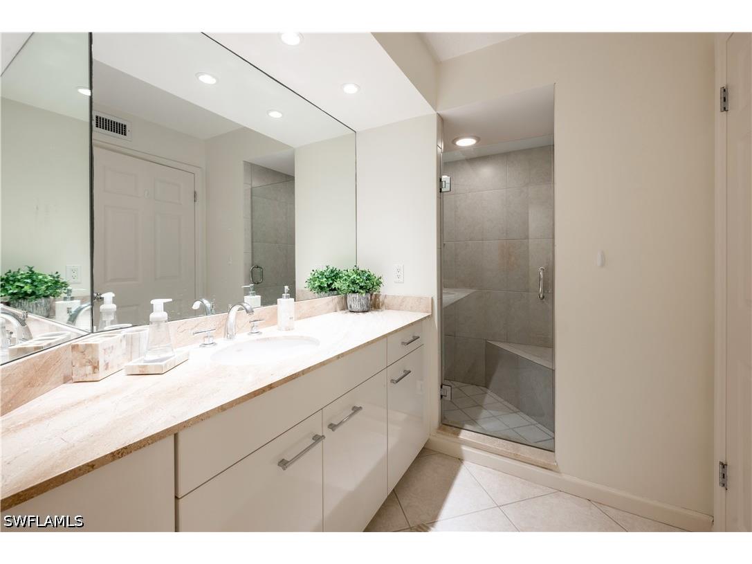 4551 Gulf Shore Boulevard N #306 Naples FL 34103 226022492 image28