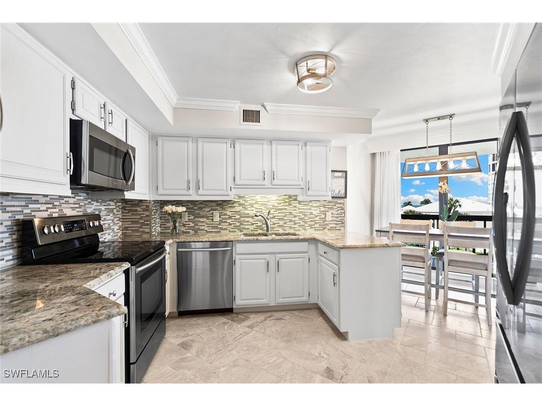 4551 Gulf Shore Boulevard N #400 Naples FL 34103 225074940 image10