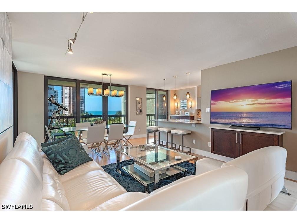 4551 Gulf Shore Boulevard N #606 Naples FL 34103 226019245 image1