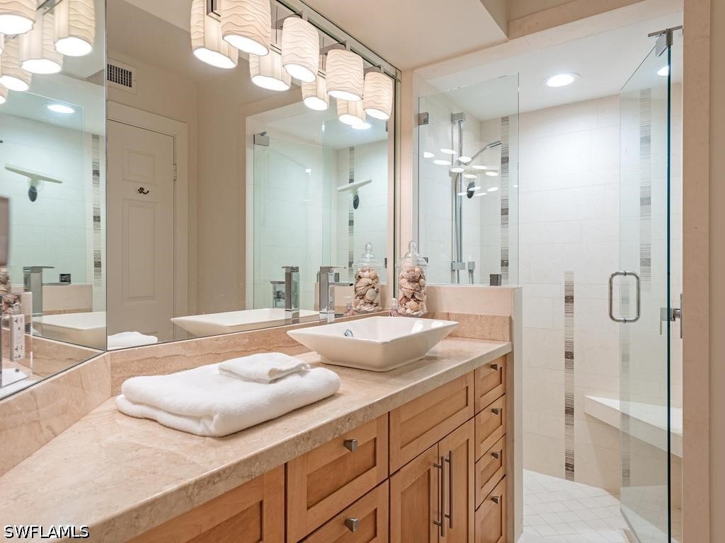 4551 Gulf Shore Boulevard N #606 Naples FL 34103 226019245 image11