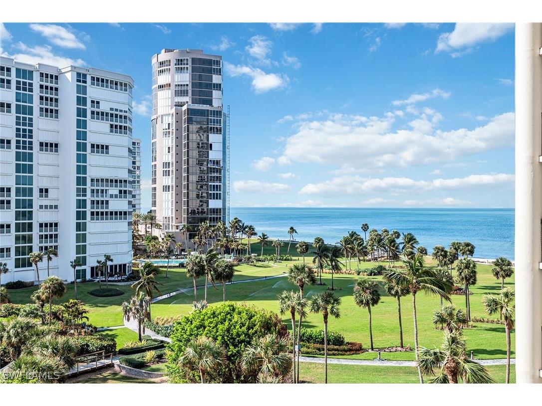 4551 Gulf Shore Boulevard N #706 Naples FL 34103 226011986 image1