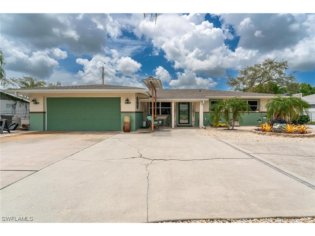 4551 Orange Grove Boulevard North Fort Myers FL 33903 223058062 image1