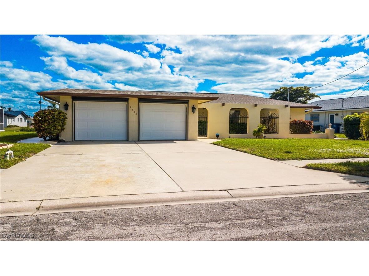 4554 Vinewood Circle North Fort Myers FL 33903 224092278 image1