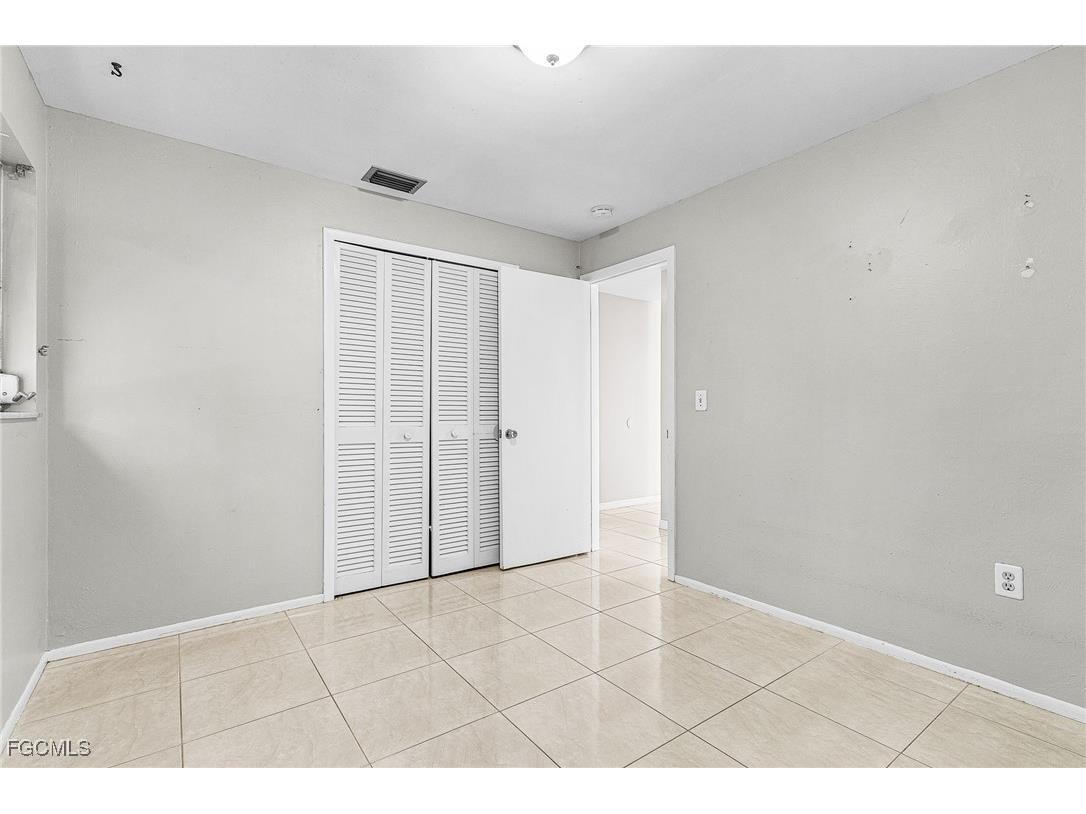 4555 Vinsetta Avenue North Fort Myers FL 33903 2025006595 image13