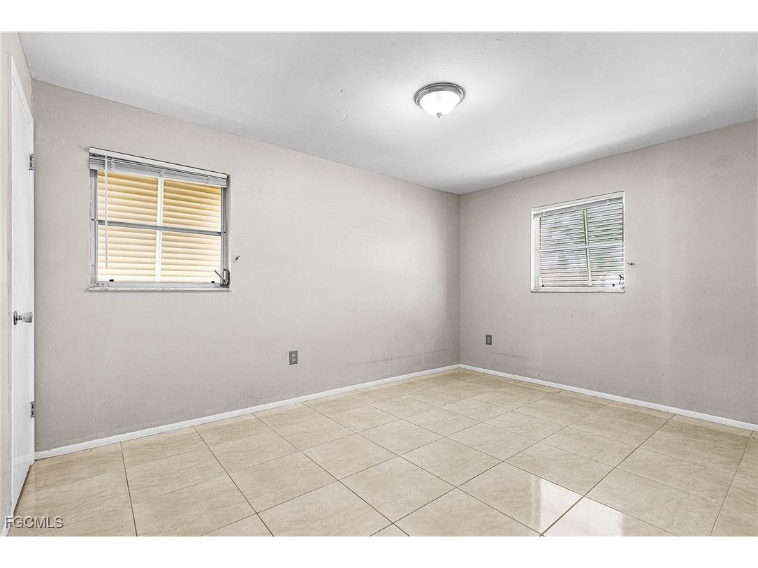 4555 Vinsetta Avenue North Fort Myers FL 33903 2025006595 image16