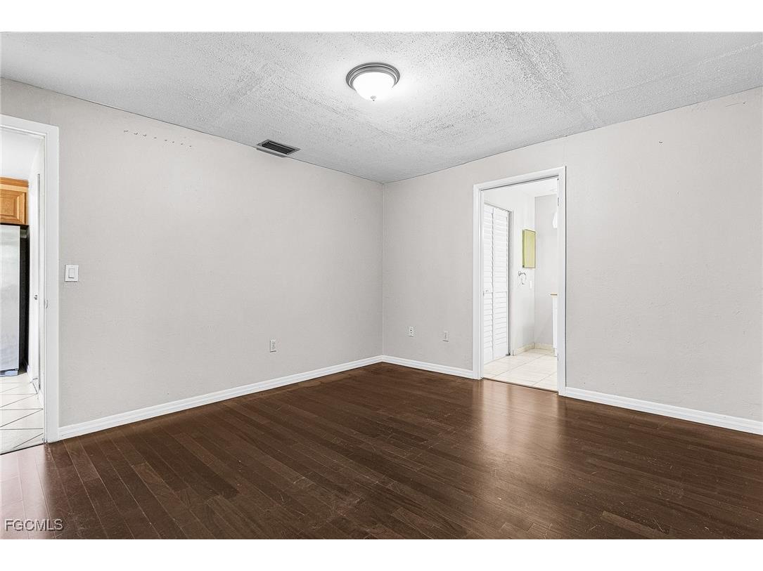 4555 Vinsetta Avenue North Fort Myers FL 33903 2025006595 image19