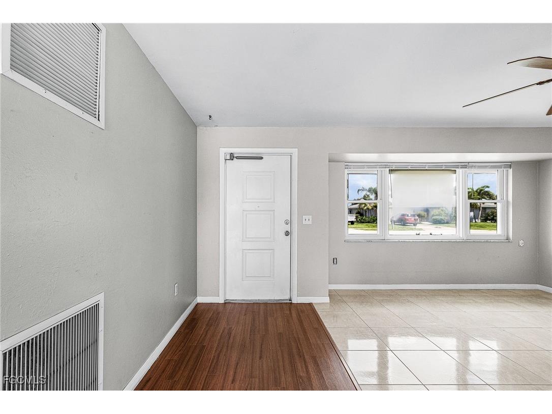 4555 Vinsetta Avenue North Fort Myers FL 33903 2025006595 image3