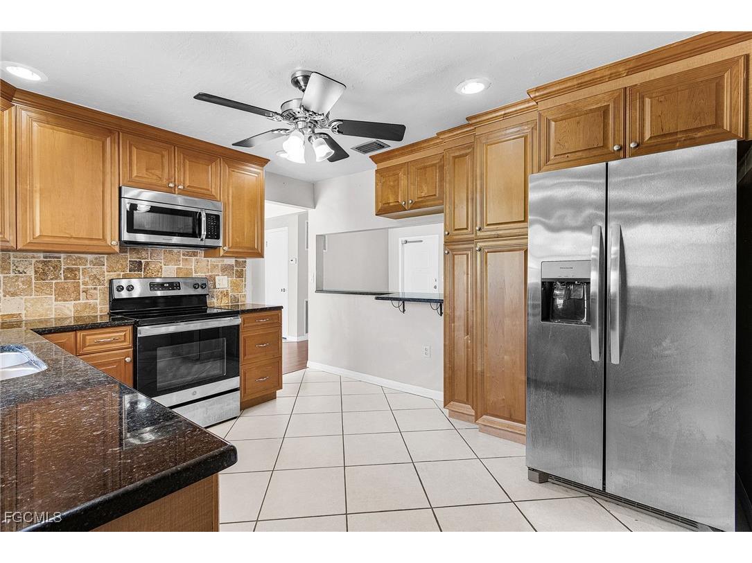 4555 Vinsetta Avenue North Fort Myers FL 33903 2025006595 image9