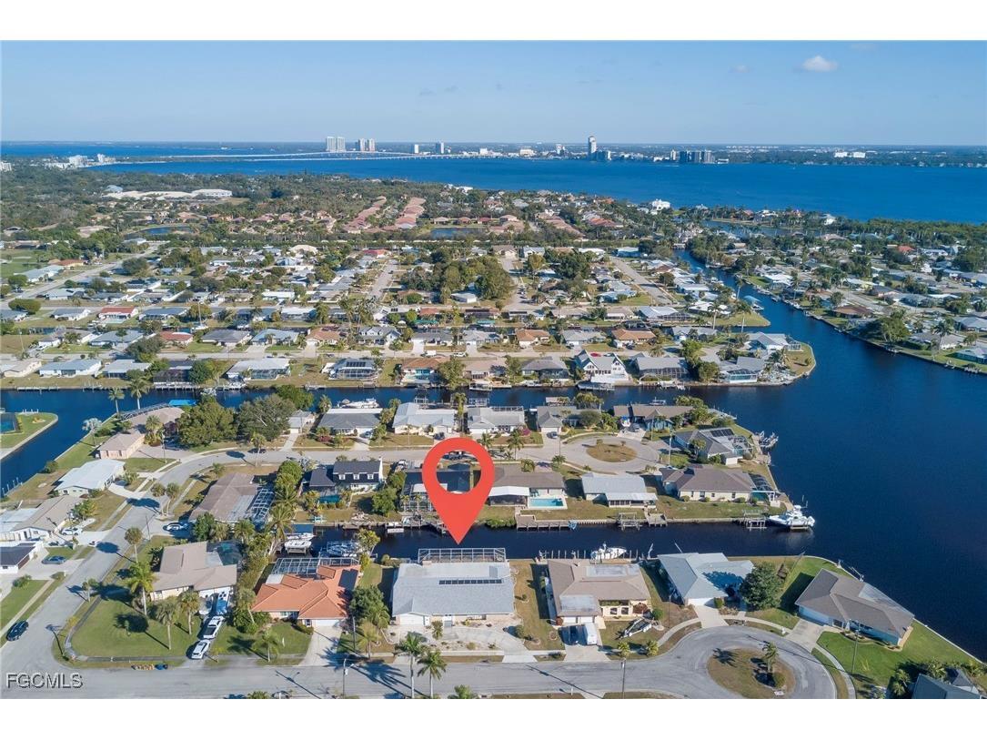 4556 Vinewood Circle North Fort Myers FL 33903 2025026115 image1