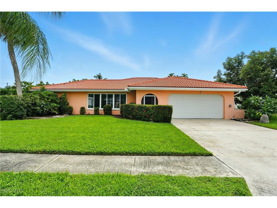 4558 Vinewood Circle North Fort Myers FL 33903 2025008560 image1