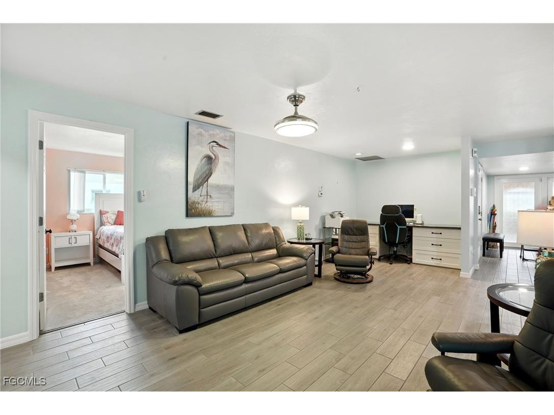 4558 Vinewood Circle North Fort Myers FL 33903 2025008560 image11