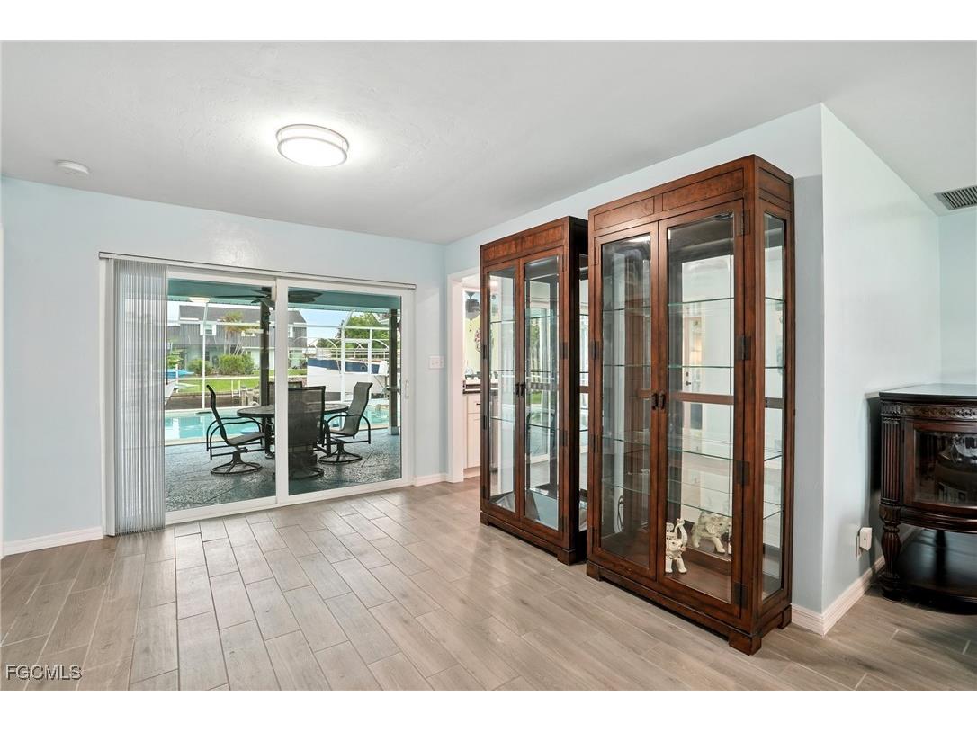 4558 Vinewood Circle North Fort Myers FL 33903 2025008560 image18