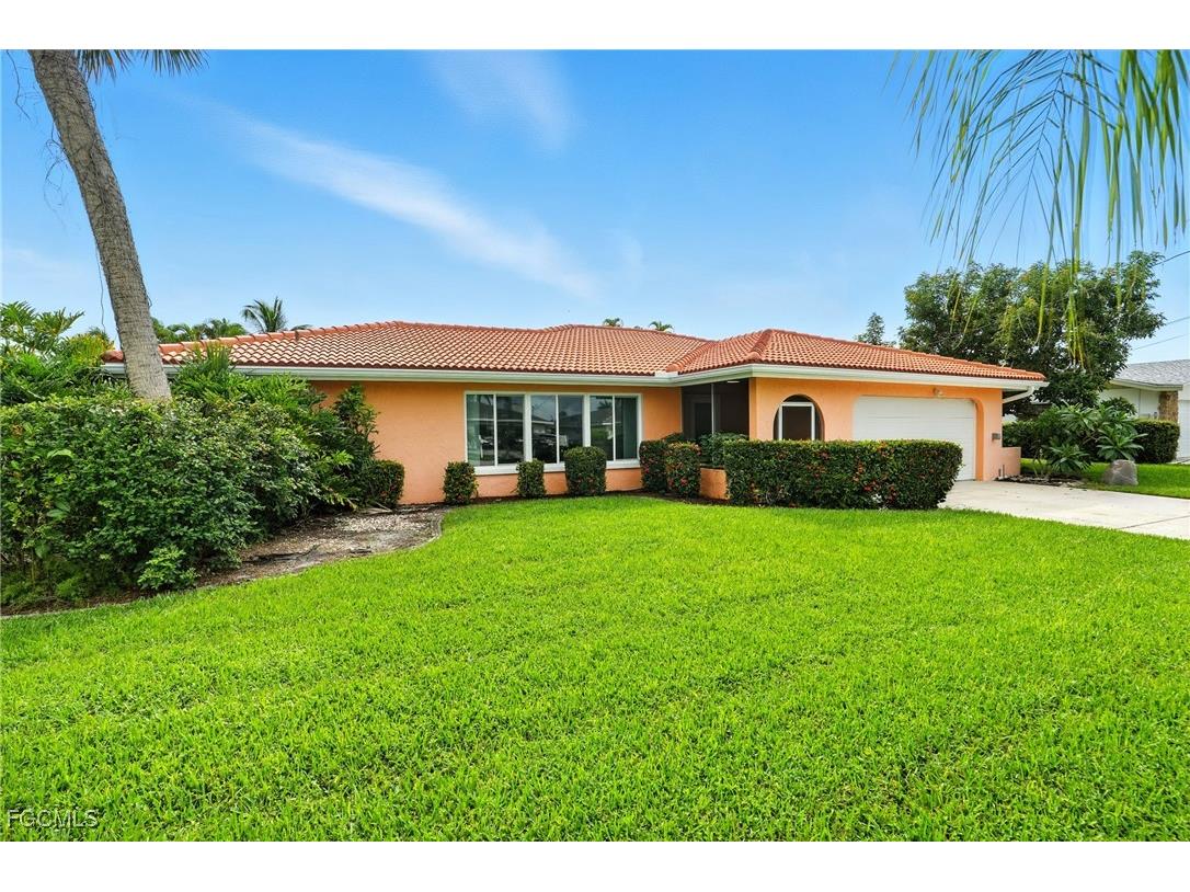 4558 Vinewood Circle North Fort Myers FL 33903 2025008560 image2