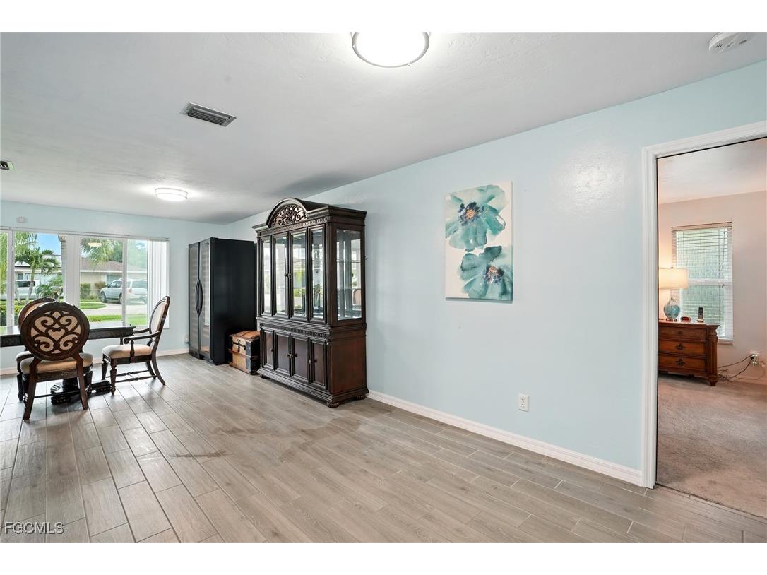 4558 Vinewood Circle North Fort Myers FL 33903 2025008560 image20