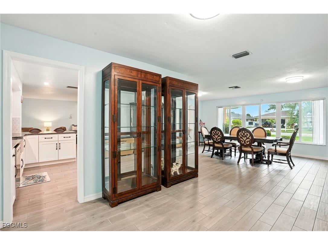 4558 Vinewood Circle North Fort Myers FL 33903 2025008560 image21