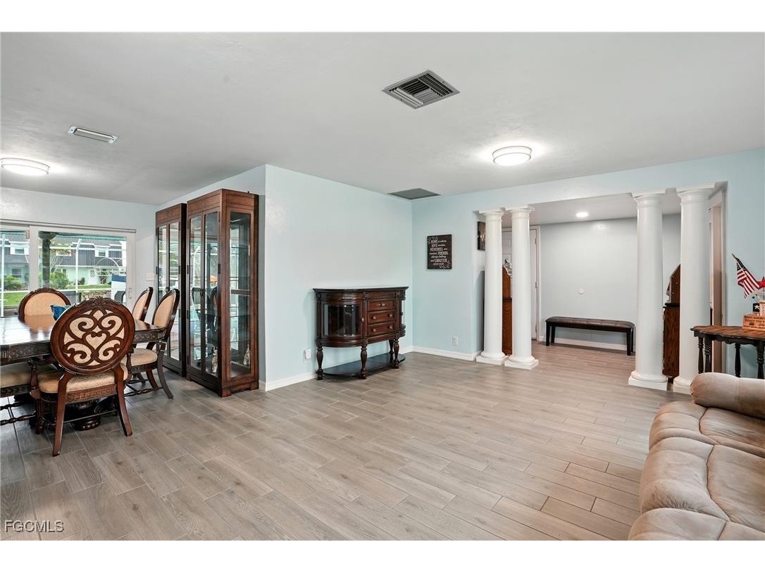 4558 Vinewood Circle North Fort Myers FL 33903 2025008560 image23