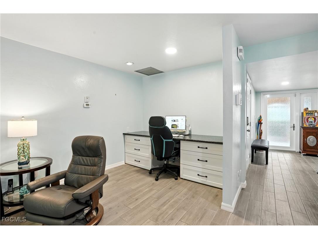 4558 Vinewood Circle North Fort Myers FL 33903 2025008560 image24