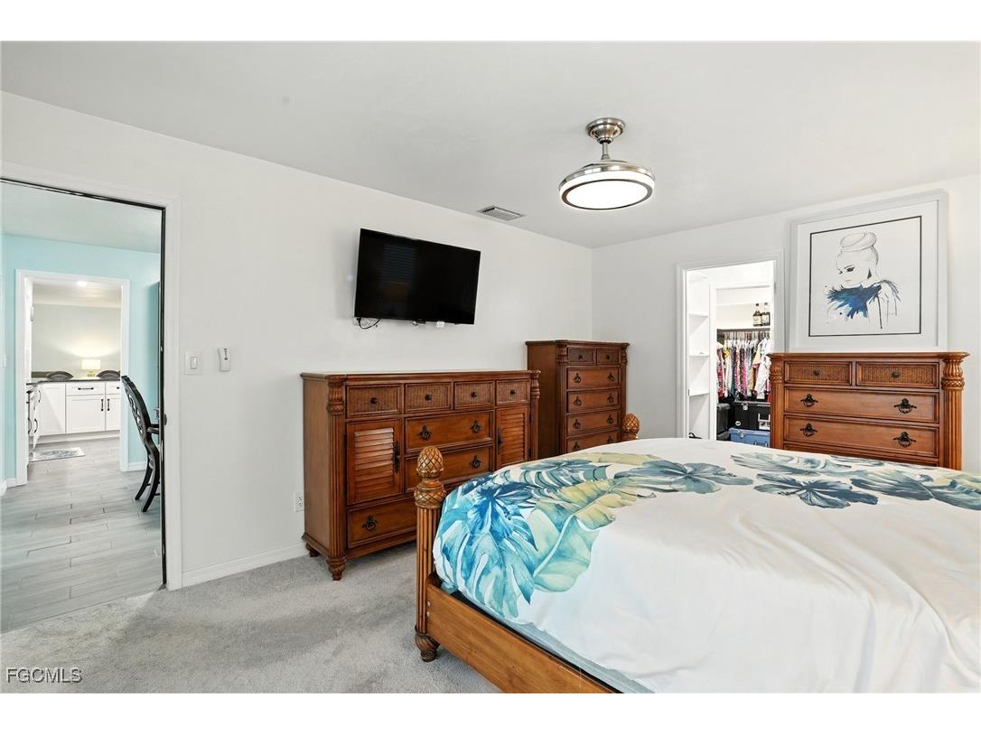 4558 Vinewood Circle North Fort Myers FL 33903 2025008560 image28