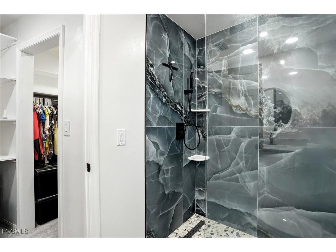 4558 Vinewood Circle North Fort Myers FL 33903 2025008560 image29