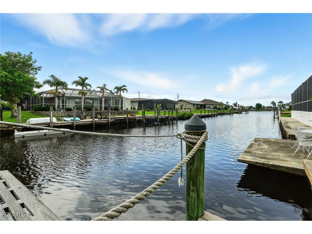 4558 Vinewood Circle North Fort Myers FL 33903 2025008560 image3