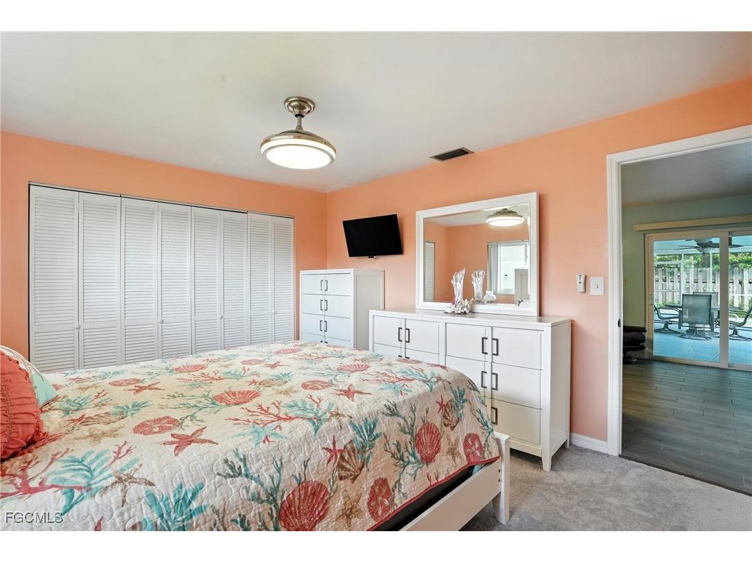 4558 Vinewood Circle North Fort Myers FL 33903 2025008560 image34